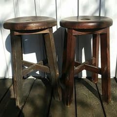 最終セール6800→6300→5500　レトロな木製丸椅子2ヶセットのサムネイル