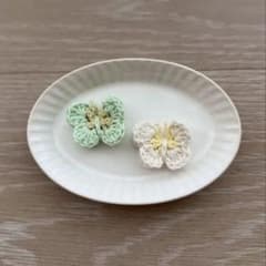 ハンドメイド黄緑×イエロー蝶々のヘアクリップ2個セット　かぎ針編み ヘアピンのサムネイル