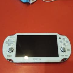 PS VITA 初代　有機ELのサムネイル