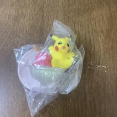 ポケモン ガチャ　Yummy!スイーツマスコット　ピカチュウ