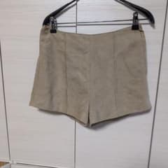スエード調 ショートパンツ ベージュ Mサイズのサムネイル