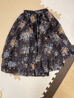 31 Sons de mode フレアスカート 花柄 黒のサムネイル