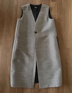 美品⭐︎THE RERACS リラクス　ロングベスト　36 グレー　ジレ　シルク混 ほぼ未使用】THE RERACS リラクス ロングジレ グレー シルク混 - メルカリ