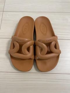 【メルカリ市限定価格】TOD'S ブラウンフラットサンダル メルカリ市限定価格】TOD'S ブラウンフラットサンダル - メルカリ