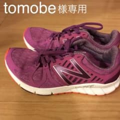 ニューバランスのサムネイル