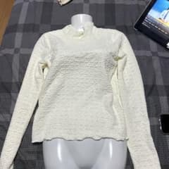 クリーム色 長袖ニット Mサイズのサムネイル