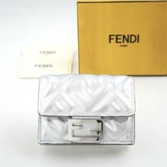 ✨新品未使用✨ FENDI ミニ財布 FFロゴ ズッカ柄 エンボス 三つ折り