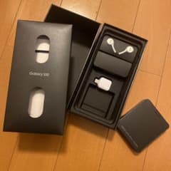Galaxy S10 付属品のサムネイル