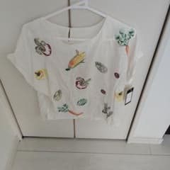 野菜刺繍 半袖カットソー ホワイトのサムネイル