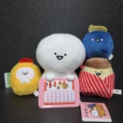 문구와 함께 봉제인형 4점 세트