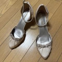 ビジュー付きアンクルストラップパンプス ベージュのサムネイル