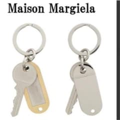 新品　人気⭐︎Maison Margiela ゴールド キーチェーンのサムネイル