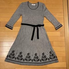 ギャラリービスコンティ　ニットワンピース　グレー　花柄　美品　大人可愛いのサムネイル