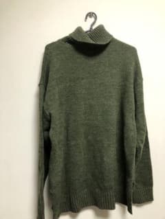 緑のニットのサムネイル