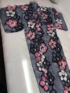 有松鳴海絞り】浴衣 総絞り 手絞り 藍染 ピンク花 - メルカリ