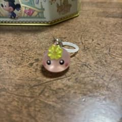 ピンクのキャラクター キーホルダーのサムネイル