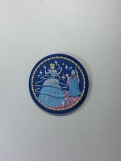 ディズニー 刺繍缶バッジ シンデレラ - メルカリ