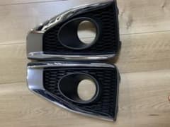 エルグランド E52 後期 ハイウェイスター 純正フォグランプ カバー  左右のサムネイル