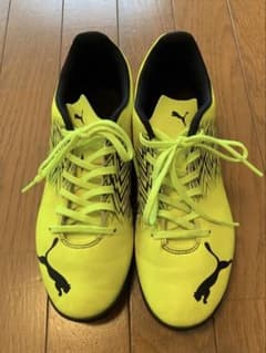 ジェップヒーハン様専用　PUMA サッカーシューズ イエロー　サイズ26cmのサムネイル