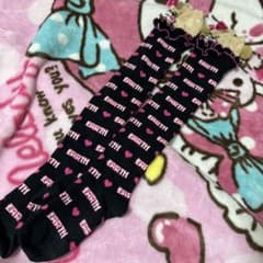 EARTHMAGIC ブラック ロゴ ハイソックス22から24