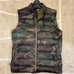 うずまき様専用NIKE ACG ダウンベスト カモフラージュ Lのサムネイル