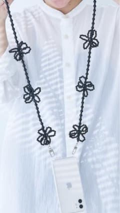マカロニエッジ　スマホ　ショルダー　ストラップ　黒　パール　花のサムネイル