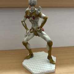 ゴールドエクスペリエンス　フィギュアのサムネイル