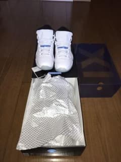 NIKE AIR JORDAN 11 Retroのサムネイル