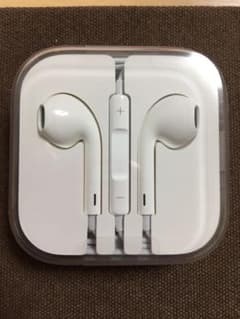 iPhoneイヤホン純正　ジャック丸型のサムネイル