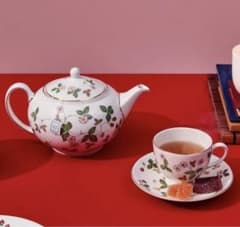 ウェッジウッド 新品未使用カップ＆ソーサー 箱付のサムネイル