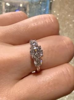 1.0ct+0.3ct トリニティモアサナイトリング【11号】のサムネイル