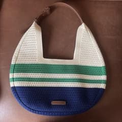 CHARLES & KEITH メッシュ ホーボーバッグのサムネイル
