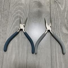 平ペンチ 青とグレーのハンドルのサムネイル