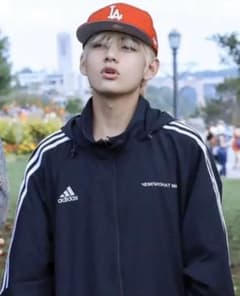 テテ着用 gosharubchinskiy✖︎adidasのサムネイル