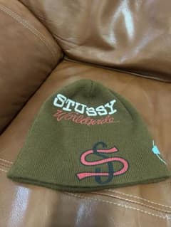 STUSSY ブラウン ニット帽のサムネイル