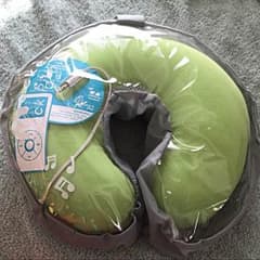 ネックピロー スピーカー 美品☆のサムネイル