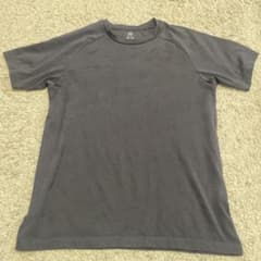 UNIQLO メッシュTシャツ 150cmのサムネイル