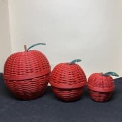 手作りリンゴ小物入れ大中小３個セットのサムネイル