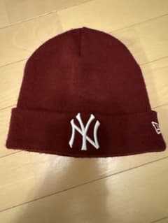 NEW ERA ニット帽 ボルドー　ビーニーのサムネイル
