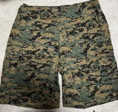 極美品 デジタルカモ カーゴショートパンツ XX-LARGE 43インチ　大きいのサムネイル