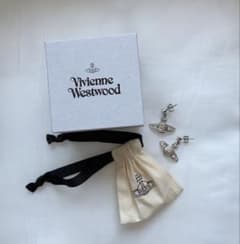 Vivienne Westwood オーブ ピアスのサムネイル