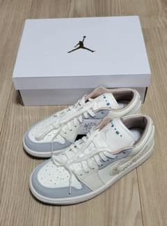 NIKE WMNS AIR JORDAN 1 LOWのサムネイル