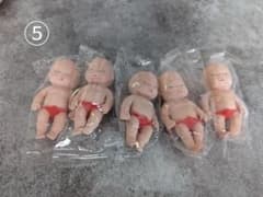 赤ちゃんスクイーズ　赤５体セット　アグリーベイビーズ　ミニサイズ　土日限定のサムネイル