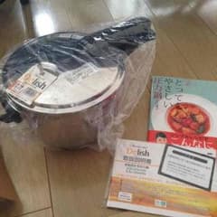 るぅ様ご専用圧力鍋5.5L新品、未使用品のサムネイル