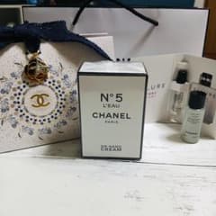 CHANEL N°5 L'EAU ハンドクリーム ギフトボックス付き - メルカリ