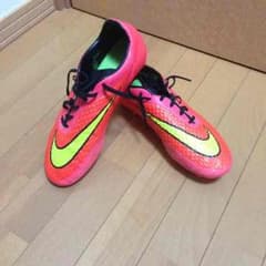 サッカー スパイク ナイキのサムネイル