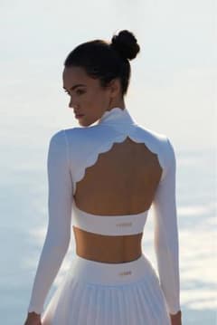【WISKII】OPEN BACK LONG SLEEVE CROP TOPのサムネイル