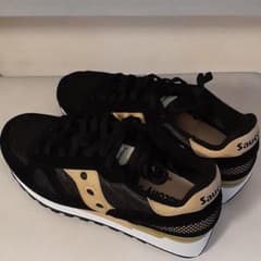 sauconyスニーカーのサムネイル