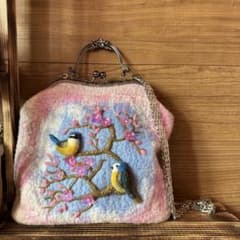 ハンドメイド がま口バッグ 桜と小鳥 刺繍 ウール100% - メルカリ