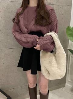 ケーブル編みワイドネックニットトップスのサムネイル